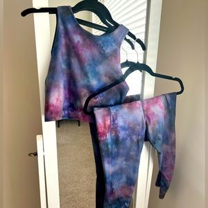 Athleta Salutation Stash Pocket Razorback Tank Workout Set | Galaxy | Size Small